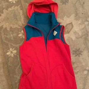 Burton red and blue reversible vest